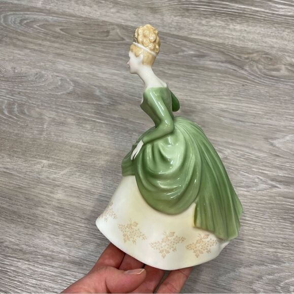 Vintage Royal Doulton HN2312 "Soiree" Bone China Figurine (512286H) 1967s - Picture 7 of 11